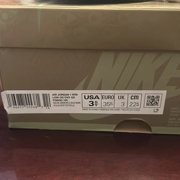 NWOT.. Air Jordan 1 RTR Low OG - Picture 5 of 5